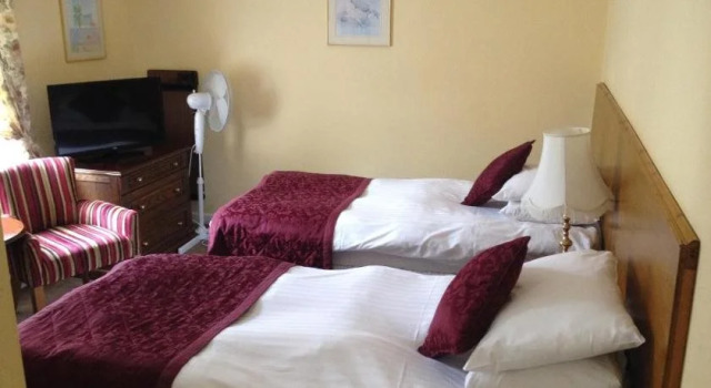 Templars Hotel and Carvery, Забронировать Отель Болдок Хартфордшир