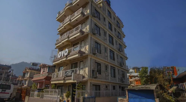 OYO 11454 Hotel Garuda Inn