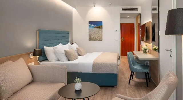 Семейный номер Standard с балконом и с частичным видом на море Valamar Meteor Hotel