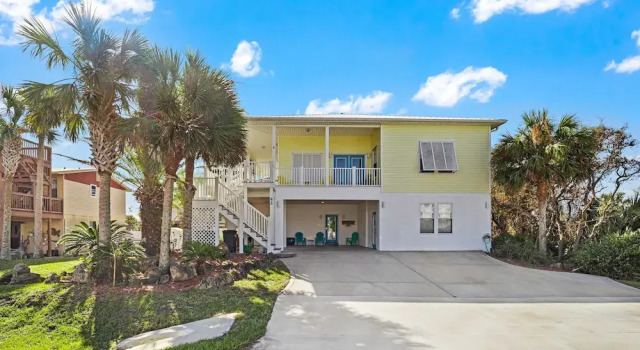 Perfect Beach House 2min Walk With Heated Pool and Hot Tub 4 bed 3 Bath With Pet Friendly