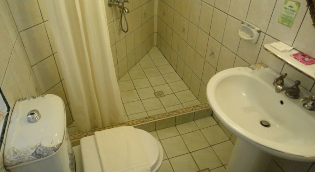 Кровать в общем номере с балконом Dolce Vita Hotel