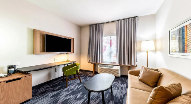 Люкс Fairfield Inn & Suites by Marriott Gainesville I-35