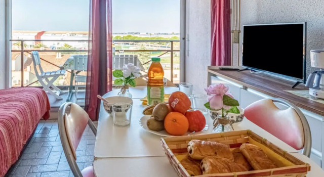 Le Lagon Bleu 20613, Book Hotel Hotels in Camargue with a Pool, Swimming Pool