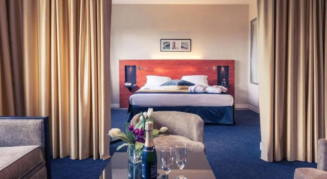 Люкс Standard Mercure Maurepas Saint Quentin
