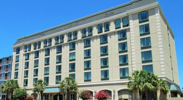 Clarion Hotel Downtown, Забронировать Отель Отели Колумбии с бассейном, рядом с Католическая церковь Святого Петра, Бассейн