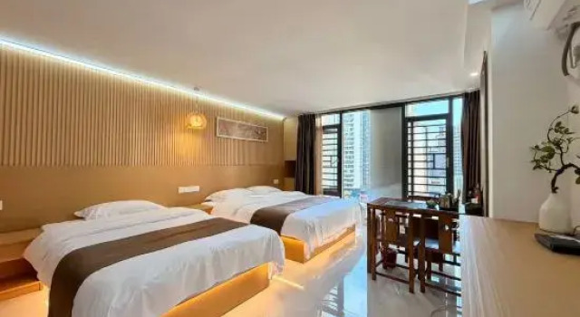 Jiangyuan Yinghua Homestay (Guangxi Sports Center Feilong Road Subway Station), Rezerwuj Hotel Hotele w Nanning z parkingiem, Parking
