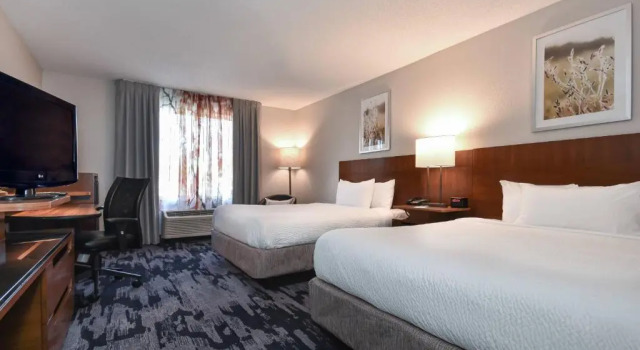 Четырёхместный номер Standard Fairfield by Marriott Inn & Suites Columbia Harbison