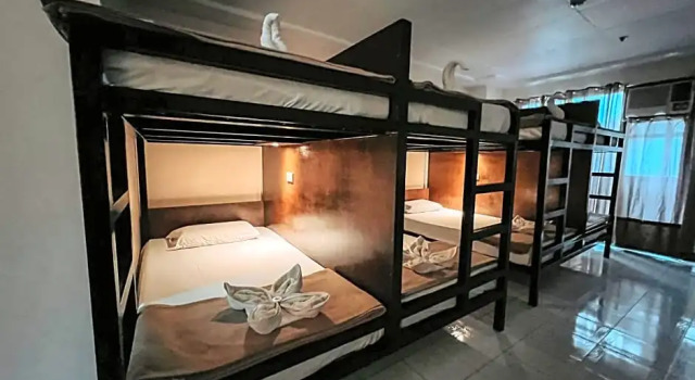 Кровать в общем номере Fuente Hotel De Cebu