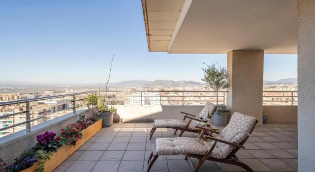 Atico Top Granada, Penthouse, 18-19th floor, City Centre, Views, Terrace, Free Parking, Забронировать Отель Беиро Гранада, рядом с Базилика Сан-Хуан-де-Диос