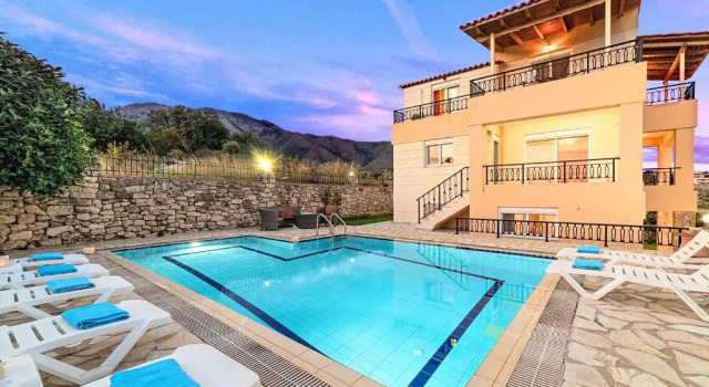 Вилла Mare Blue Villas Heated Pool