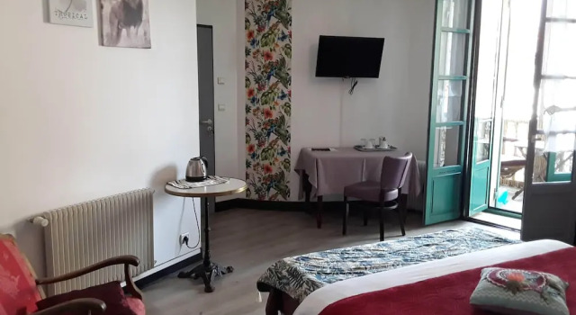 Le Madelon, Rezervasyon Misafirhane Belvès 