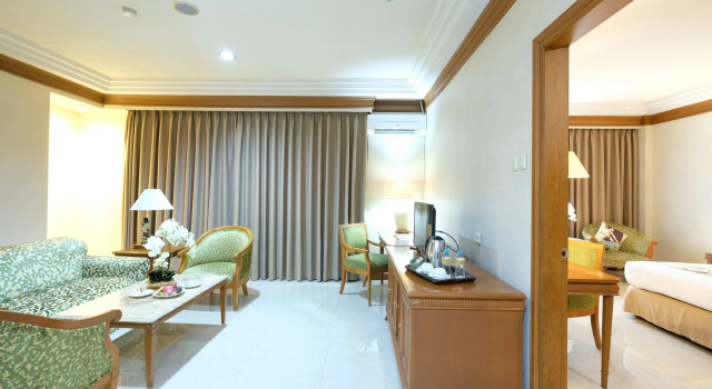 Executive Suite Kusuma Sahid Prince Hotel