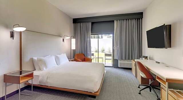 Номер Standard Courtyard Lexington South/Hamburg Place
