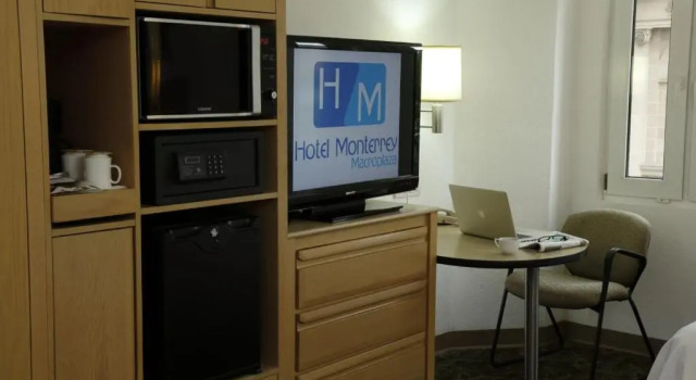 Четырёхместный номер Superior Hotel Monterrey Macroplaza