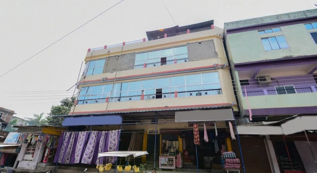 Spot On 30735 Madina Guest House