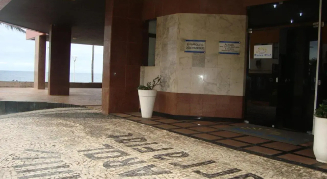 Flat na Praia do Farol da Barra, Забронировать Отель Отели Сальвадора с бассейном, рядом с Santo Antonio da Barra Fort, Бассейн