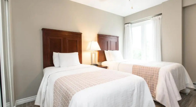 Люкс с 3 комнатами Canterra Suites Hotel