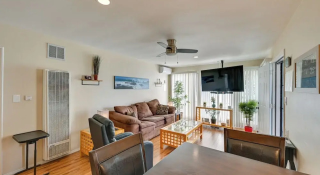 Pacific Beach Apartment: Walk to Beach & Pier!, Забронировать Апартаменты/квартира Апартаменты Сан-Диего, рядом с The Promenade at Pacific Beach, Апартаменты/квартира