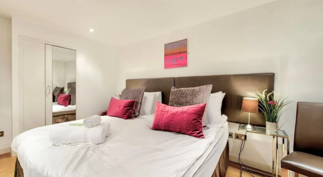 JOIVY Quiet Mews Street Apartment in the Heart of Edinburgh, Забронировать Апартаменты/квартира Апартаменты Эдинбурга, рядом с St George's West Church, Апартаменты/квартира