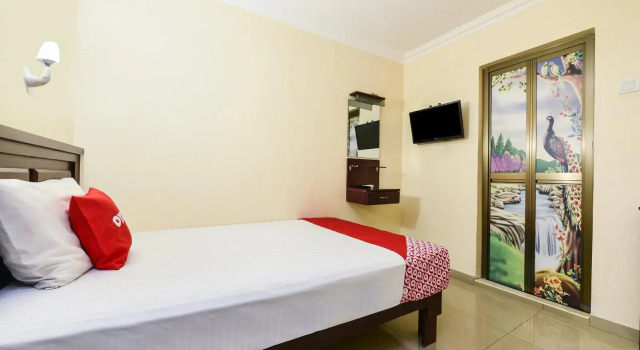 Номер Deluxe Super OYO 90562 J Hotel PJ