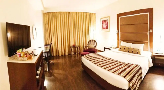 Номер Standard Royal Orchid Central, Pune