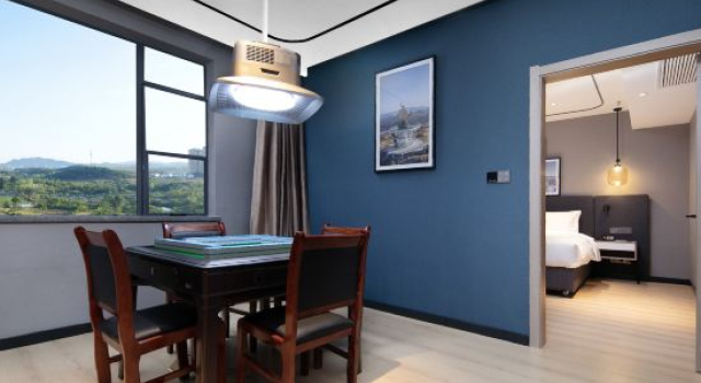 Люкс Superior Country Inn & Suites by Radisson Hotel (Hong'an Jingji Kaifaqu)