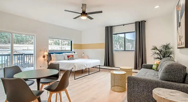 Двухместный люкс с балконом JC Suites