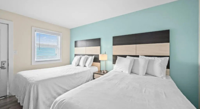 Четырёхместный номер Standard Madison Beach Motel