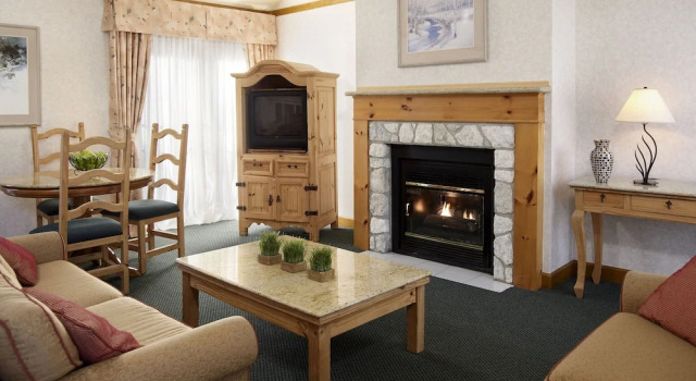 Вилла Pinestone Resort & Conference Centre