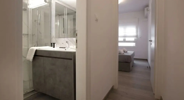 Beautiful apartment near Acropolis by GHH, Забронировать Апартаменты/квартира Неос-Космос Афины, рядом с Холм Филопаппос