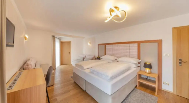 Полулюкс Hotel Rodella
