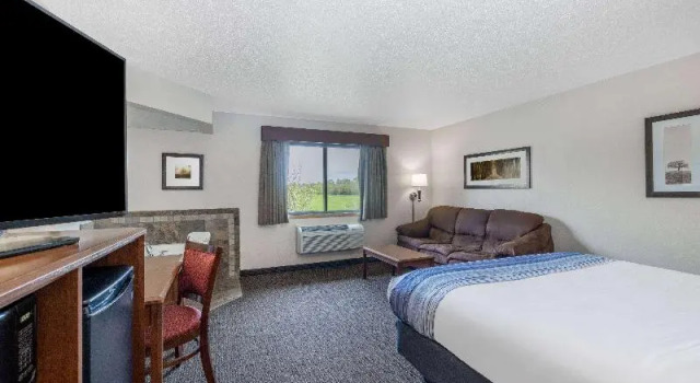 Номер Deluxe AmericInn by Wyndham Dickinson