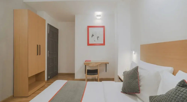 Oyo Townhouse 082 Chander Nagar Janakpuri