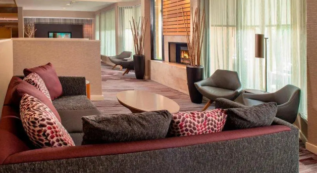Четырёхместный люкс Courtyard by Marriott Rockville