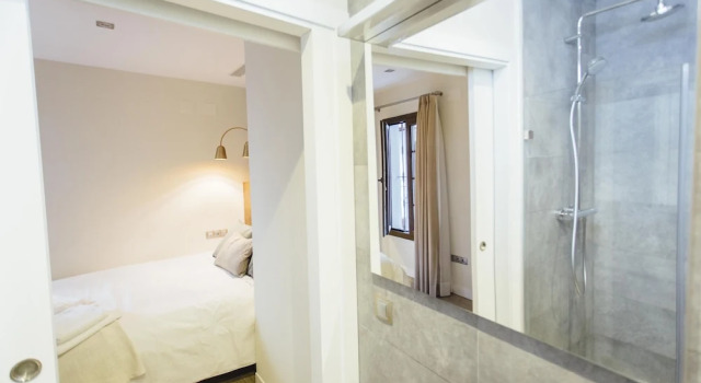 One&Lux Byron Suites