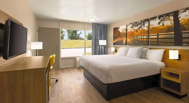 Номер Standard Days Inn by Wyndham McComb MS