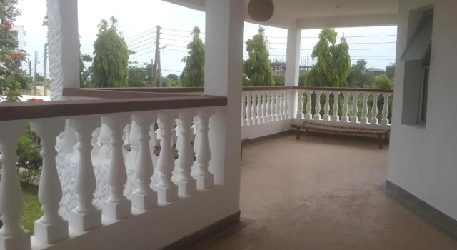 Кровать в общем номере Tulia House Backpackers