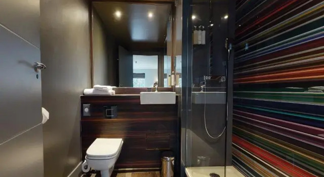Четырёхместный номер Standard Village Hotel Manchester Bury