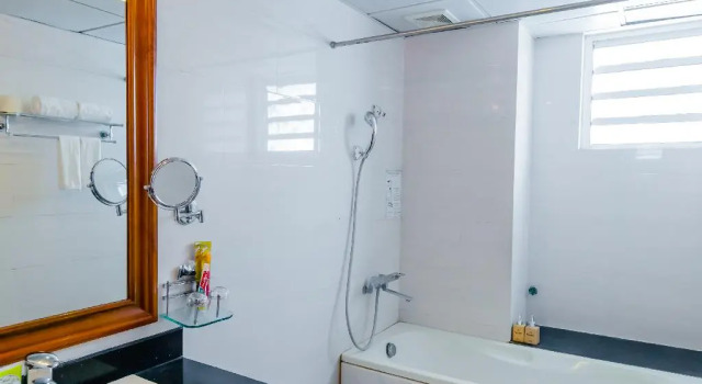 Номер Deluxe с видом на парк A25 Hotel - 19 Phan Đình Phùng