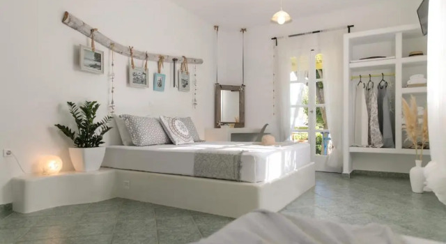 Студия Deluxe с балконом и с видом на сад Palatiana Agriturismo-Philoxenia Cottages Retreat