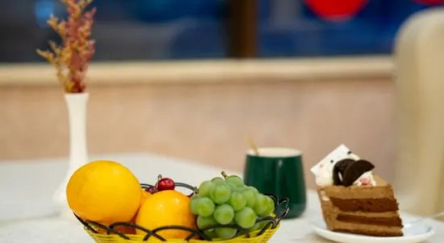 Weilai Smart E-sports Cinema Hotel, Prenota Hotel Qianxinan Cina