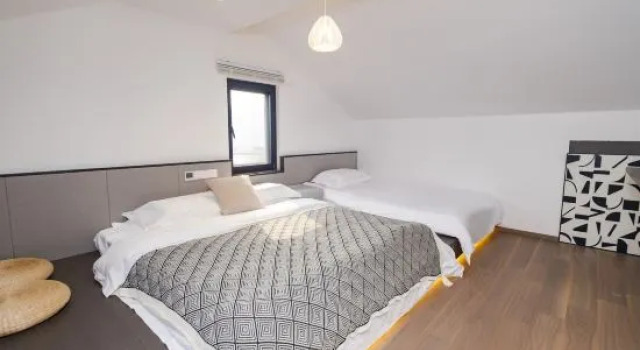 Люкс Suzhou Yijia Homestay (Taihu Xishan Scenic Area)