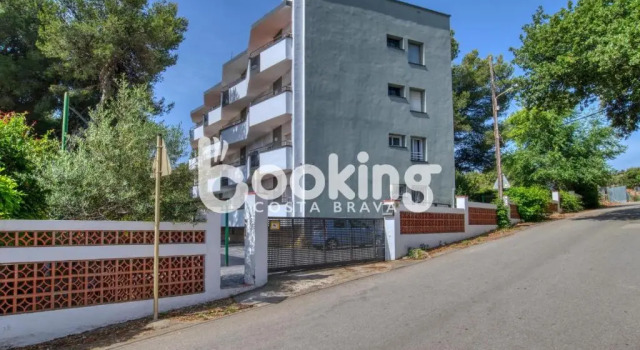 Vilar d'Aro Apartament per 4 persones a tocar del carril bici i molt prop de la platja de Sant Pol, en urbanització tranquil la