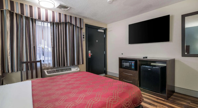 Двухместный номер Standard Howard Johnson by Wyndham Malden Boston Area