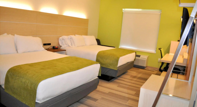 Номер Standard Holiday Inn Express & Suites Price by IHG