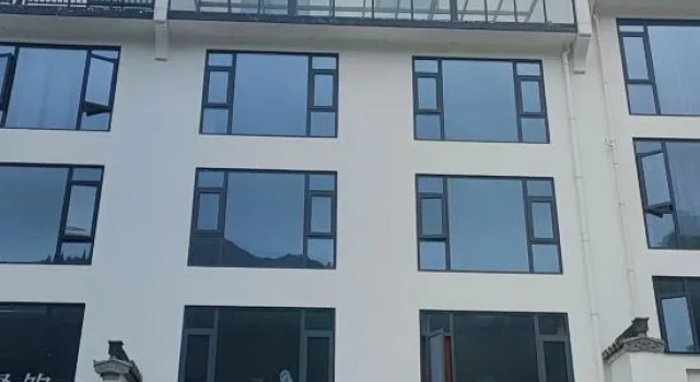 Lezhu Homestay (Nandamen, Huangshan Scenic Area), Забронировать Отель Живописная зона Хуаншань Huangshan Mountain, рядом с Nine Dragons Waterfall