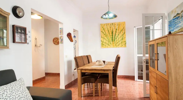 Holiday Home & Rooftop Lounge, Забронировать Апартаменты/квартира Апартаменты Лас-Пальмас-де-Гран-Канария, рядом с Union Deportiva Las Palmas, Апартаменты/квартира