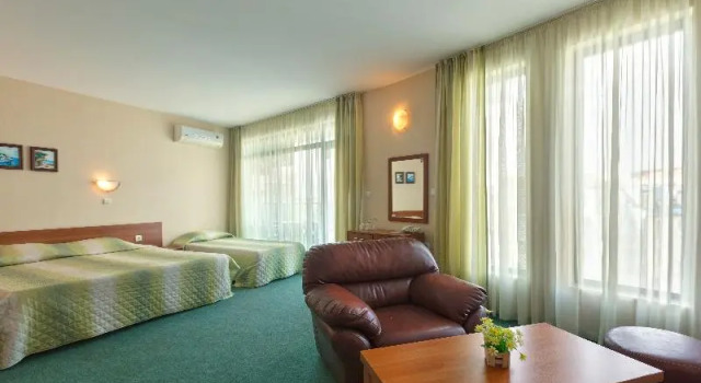 Семейный номер Standard с балконом Hotel L&B- Free parking
