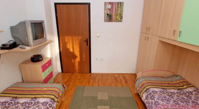 Apartment 946