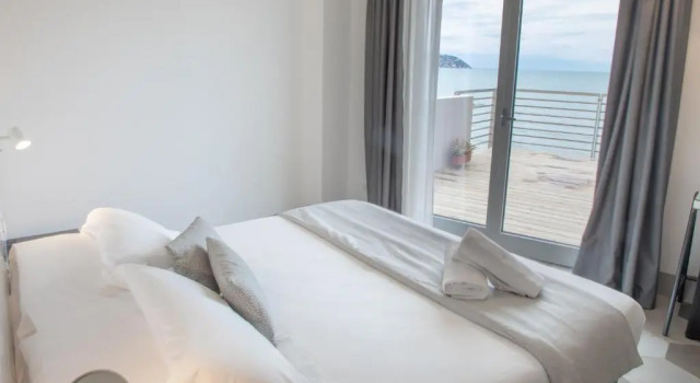 Четырёхместный номер Standard с видом на море Hotel Villa Ambra